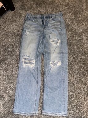 American Eagle Outfitters Light Blue Distressed Relaxed Women's Jeans